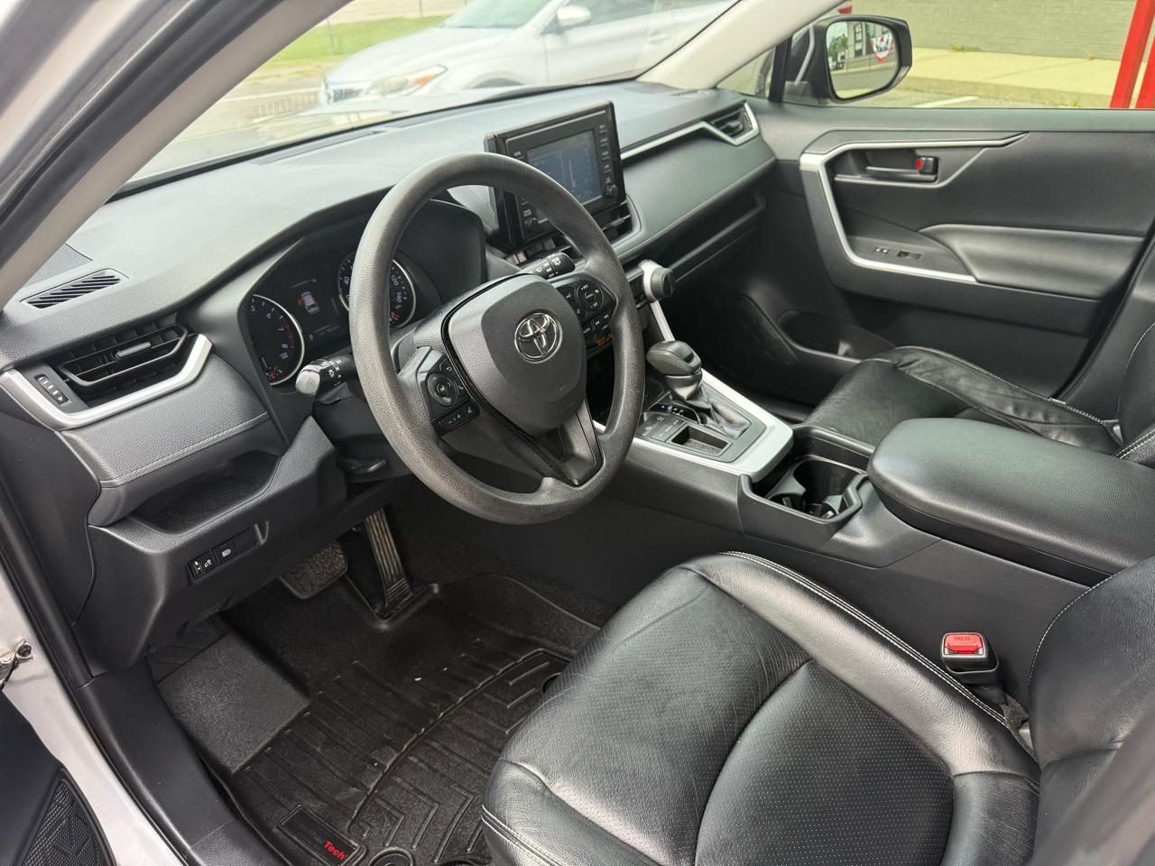 Toyota RAV4 LE 2019