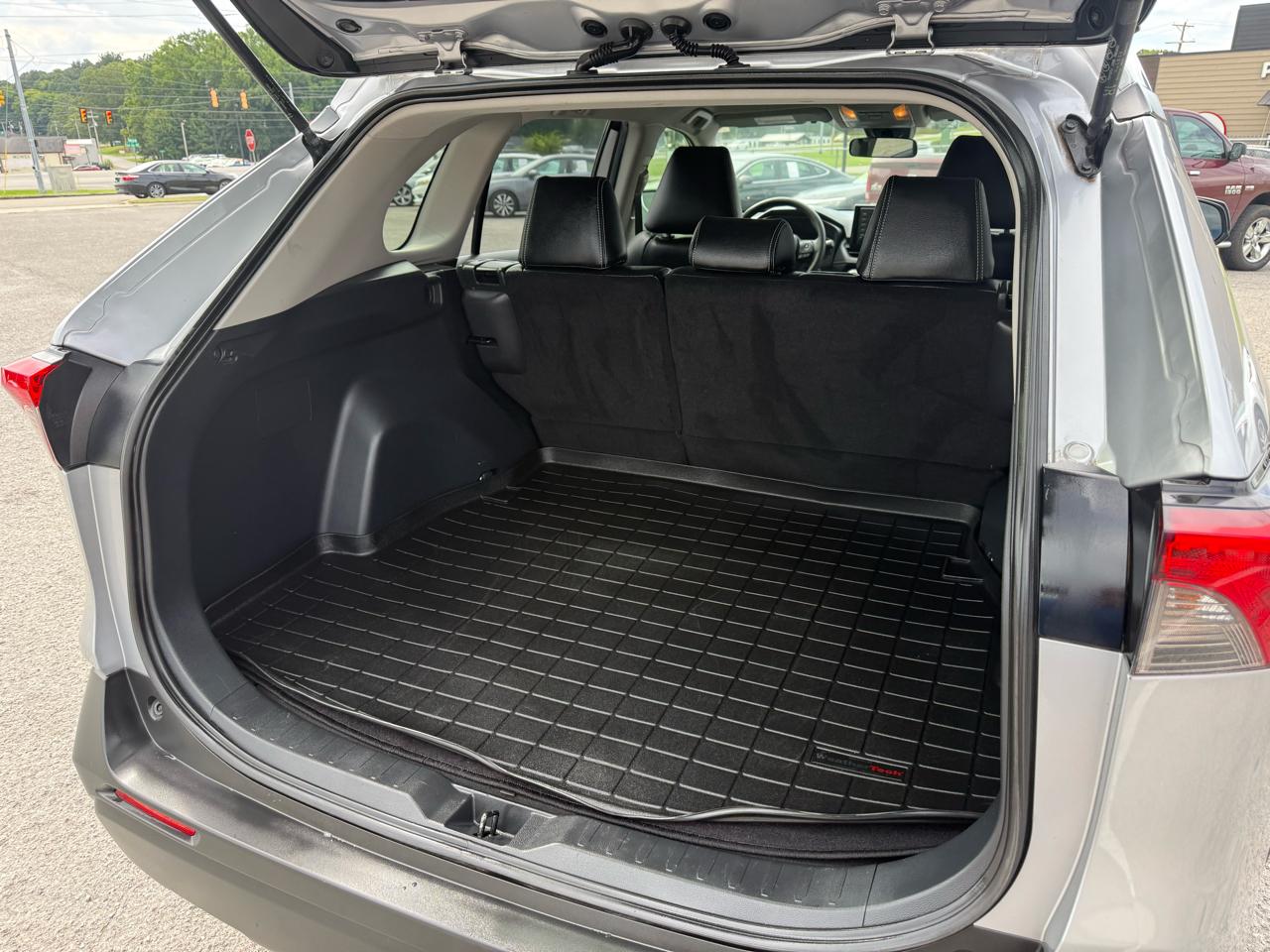 Toyota RAV4 LE 2019