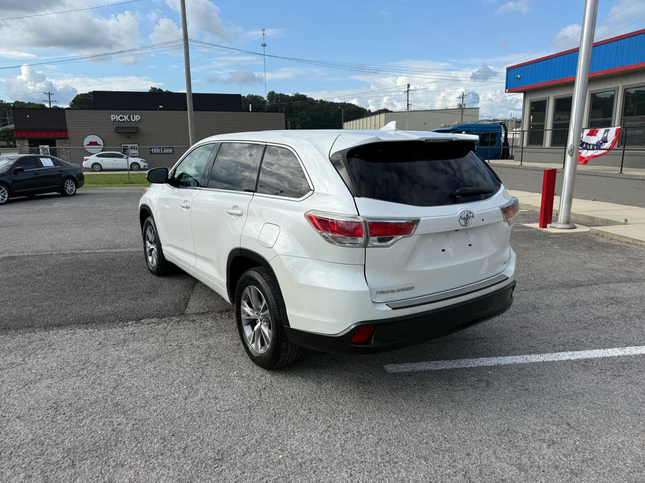 Toyota Highlander LE FWD V6 2016