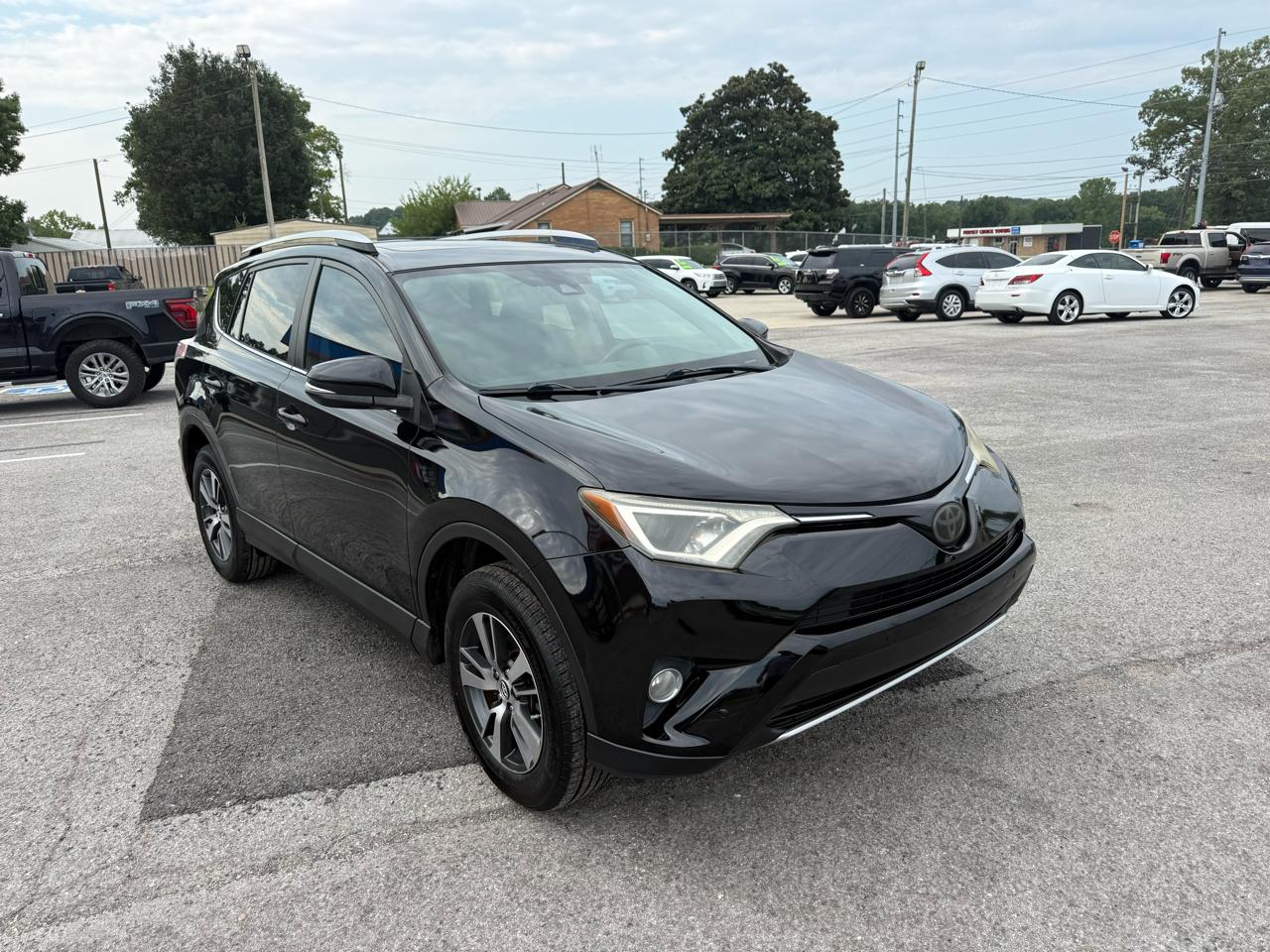 Toyota RAV4 XLE FWD 2016