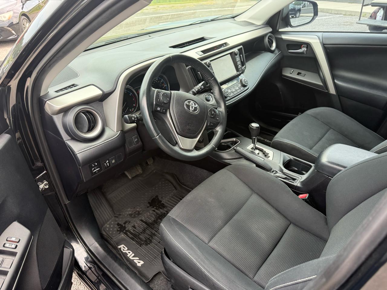Toyota RAV4 XLE FWD 2016