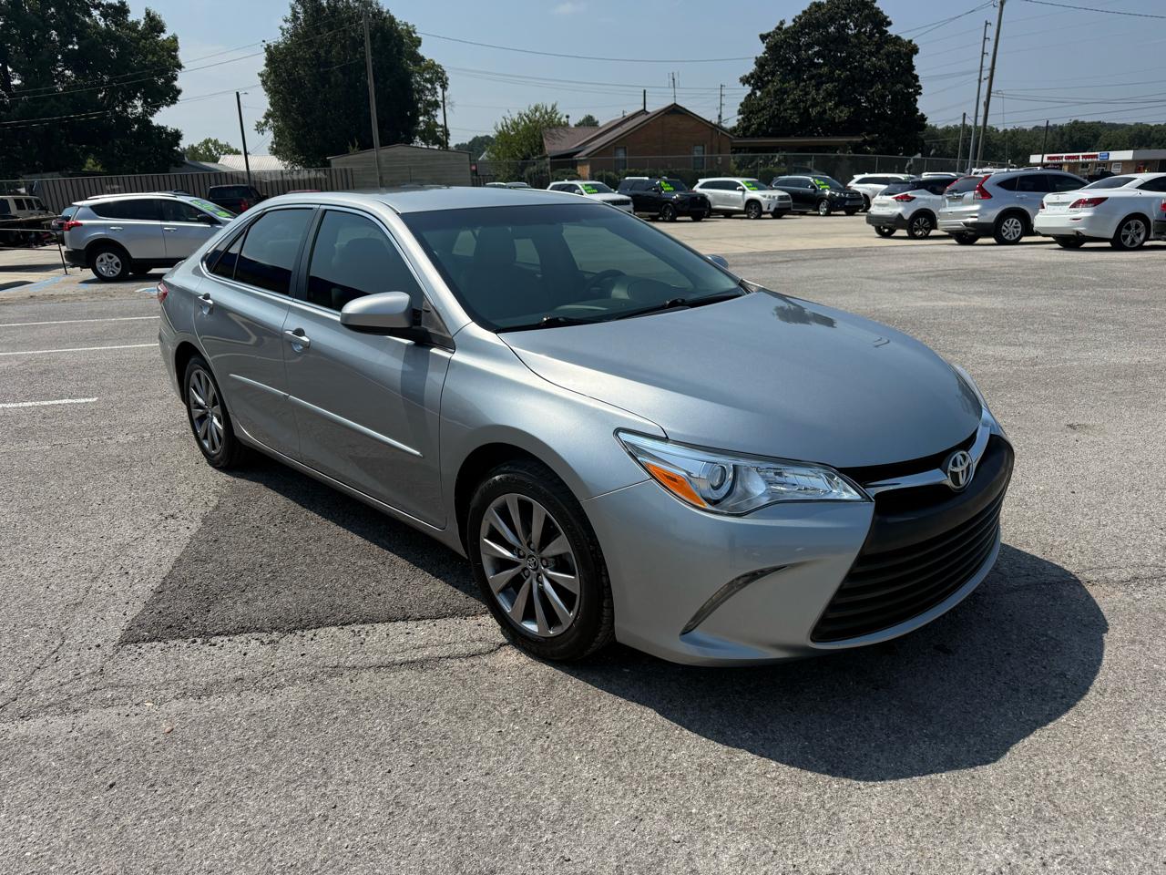 2017 Toyota Camry XLE - Photo 4
