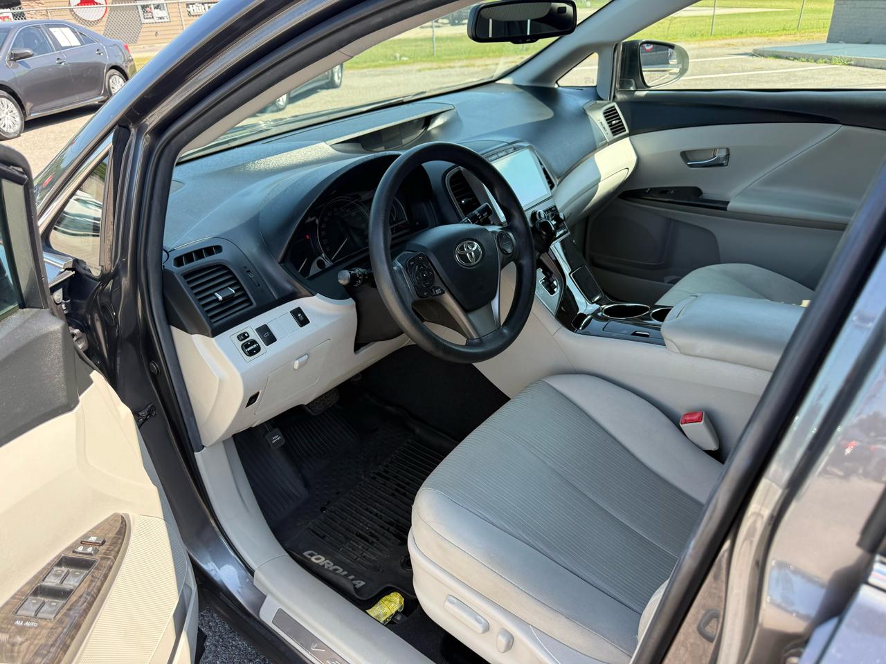 Toyota Venza LE I4 AWD 2014