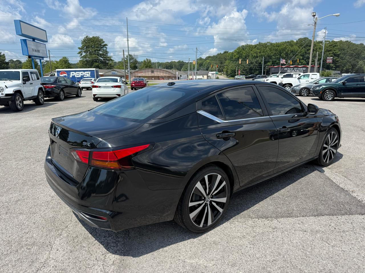 2021 Nissan Altima SR - Photo 3
