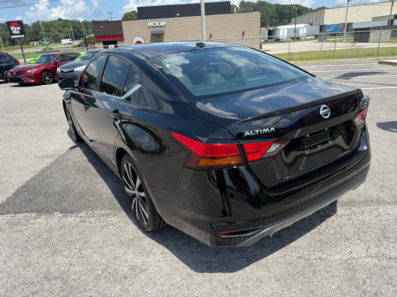 2021 Nissan Altima SR - Photo 4