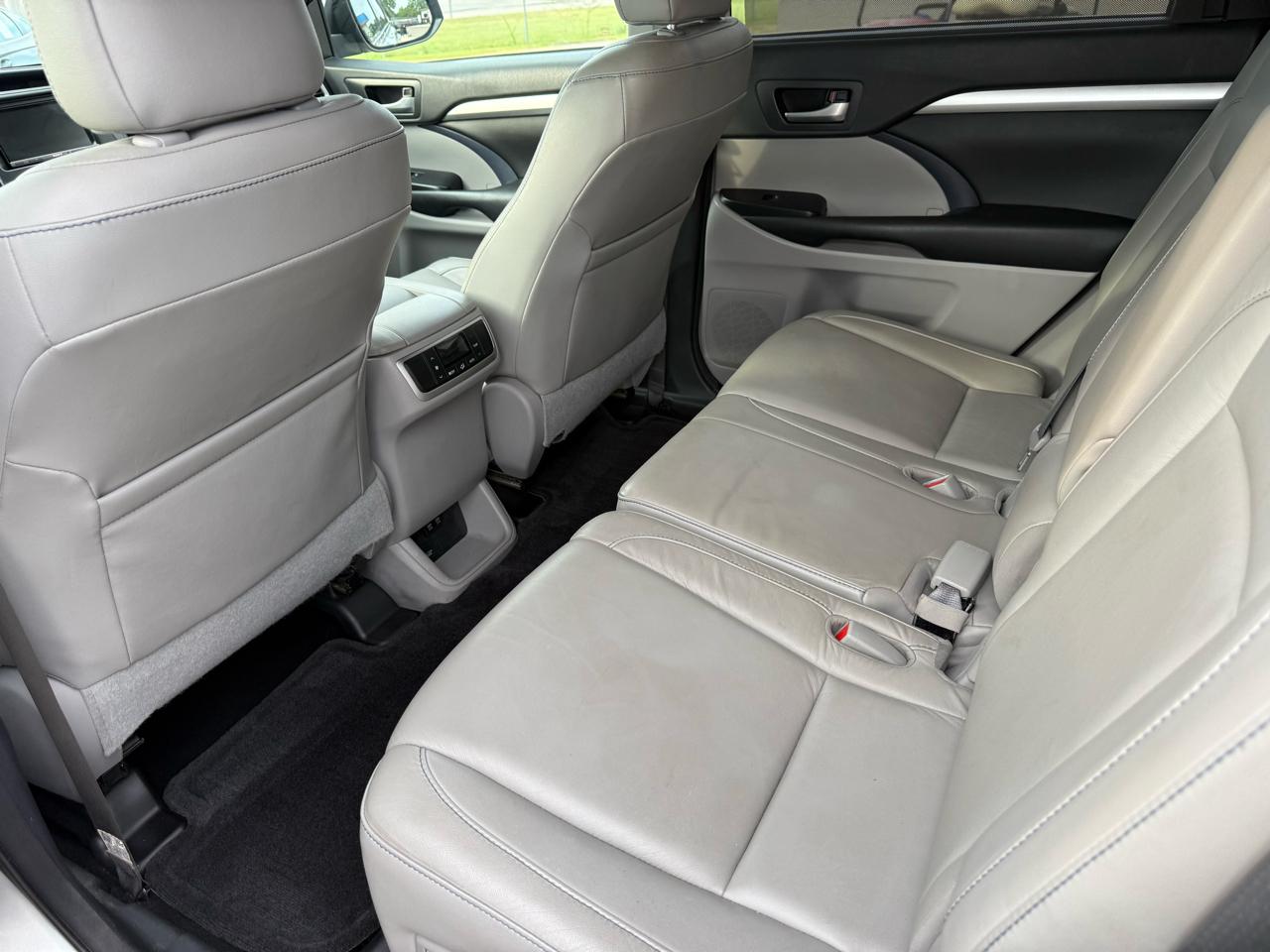2017 Toyota Highlander XLE - Photo 5