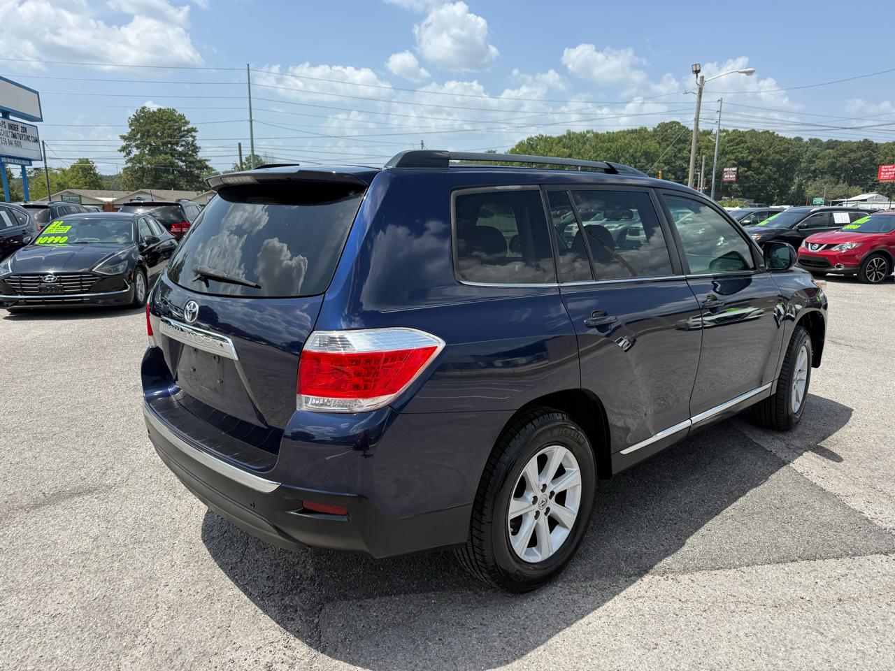 Toyota Highlander Base 2WD V6 2013