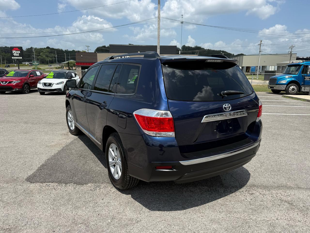 Toyota Highlander Base 2WD V6 2013