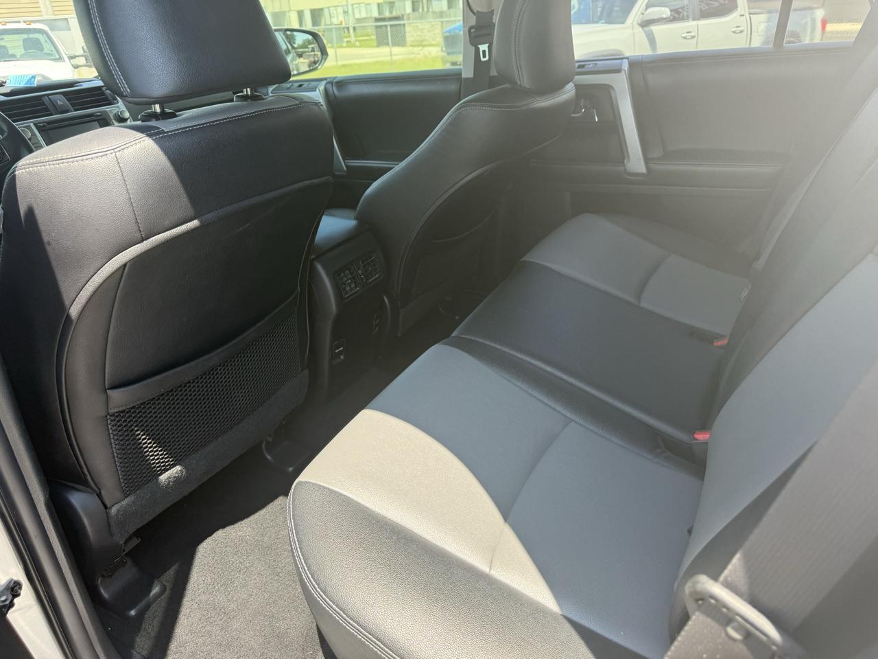 Toyota 4Runner SR5 4WD 2016
