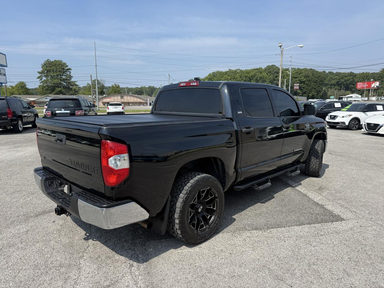Toyota Tundra SR5 5.7L V8 CrewMax 4WD 2021