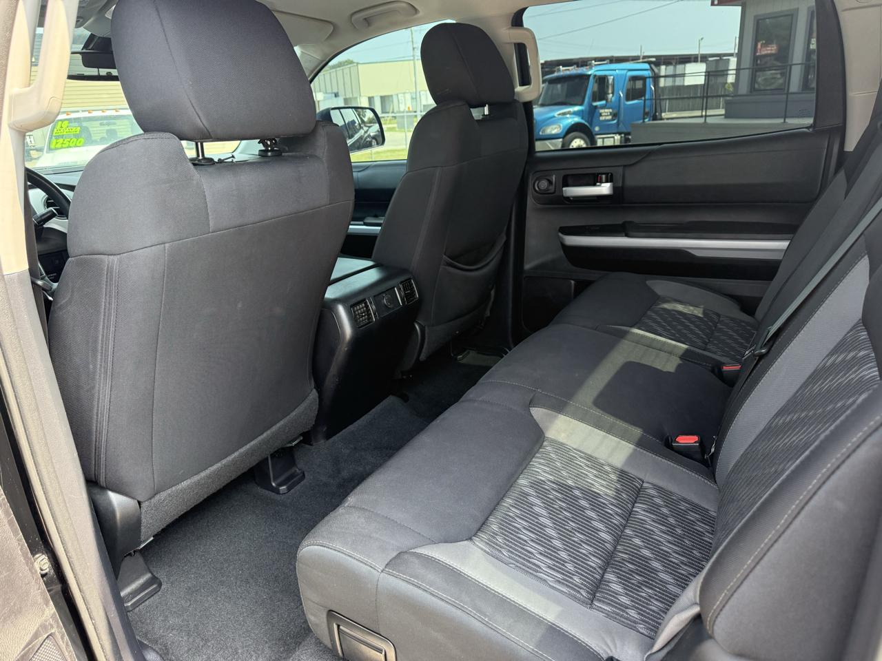 Toyota Tundra SR5 5.7L V8 CrewMax 4WD 2021
