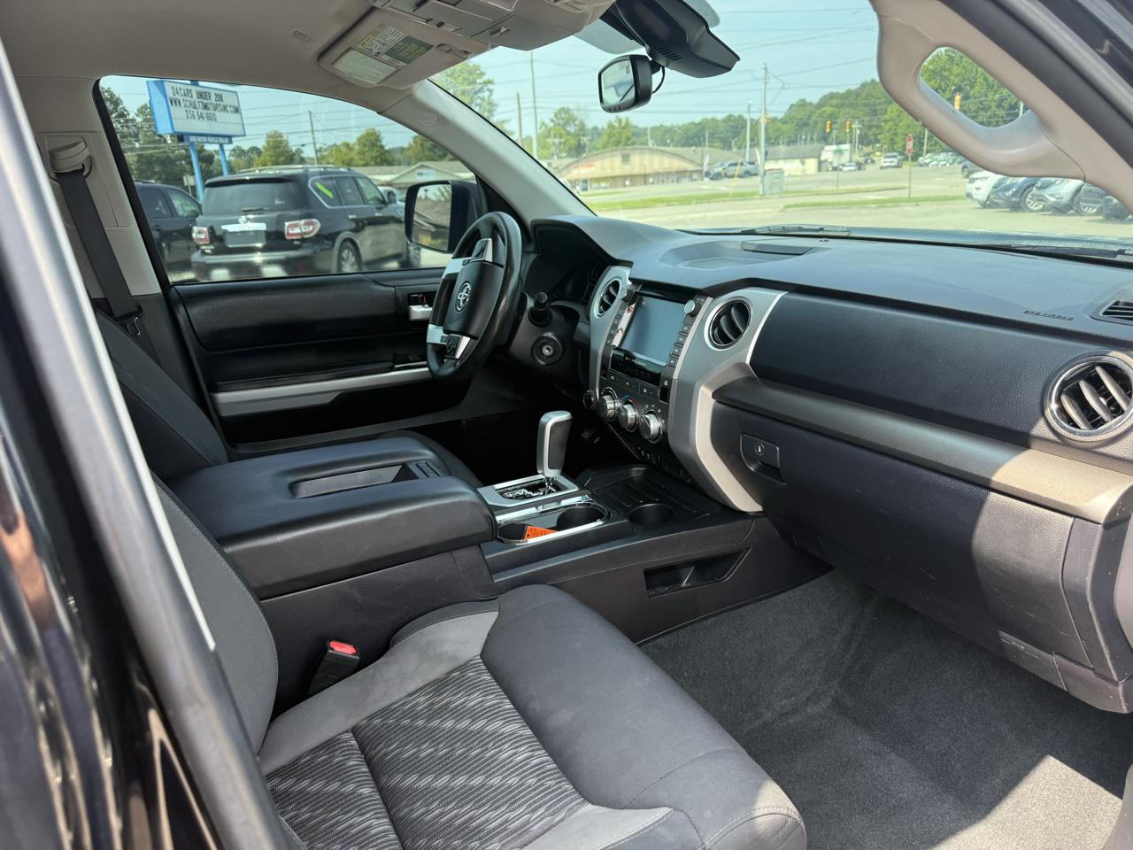 Toyota Tundra SR5 5.7L V8 CrewMax 4WD 2021