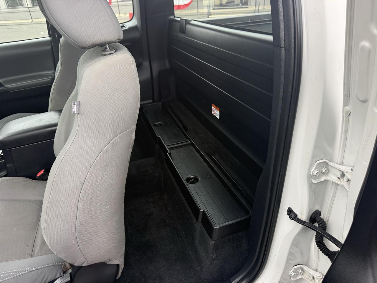 Toyota Tacoma SR5 Access Cab I4 6AT 2WD 2016