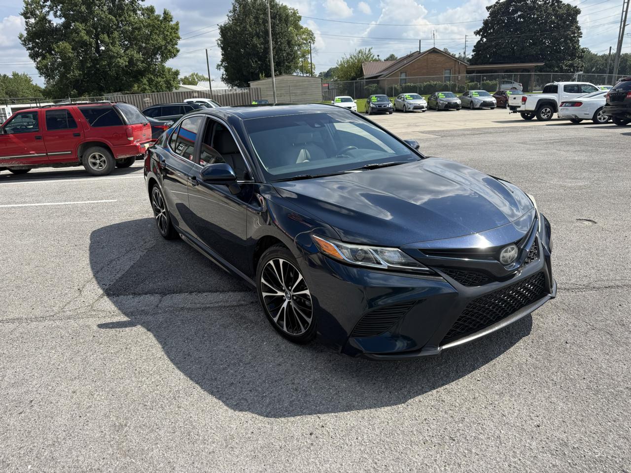 Toyota Camry SE 2018