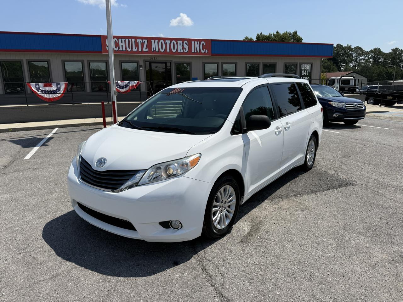 Toyota Sienna XLE FWD 8-Passenger V6 2014