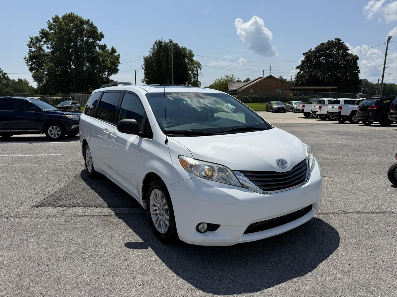 Toyota Sienna XLE FWD 8-Passenger V6 2014