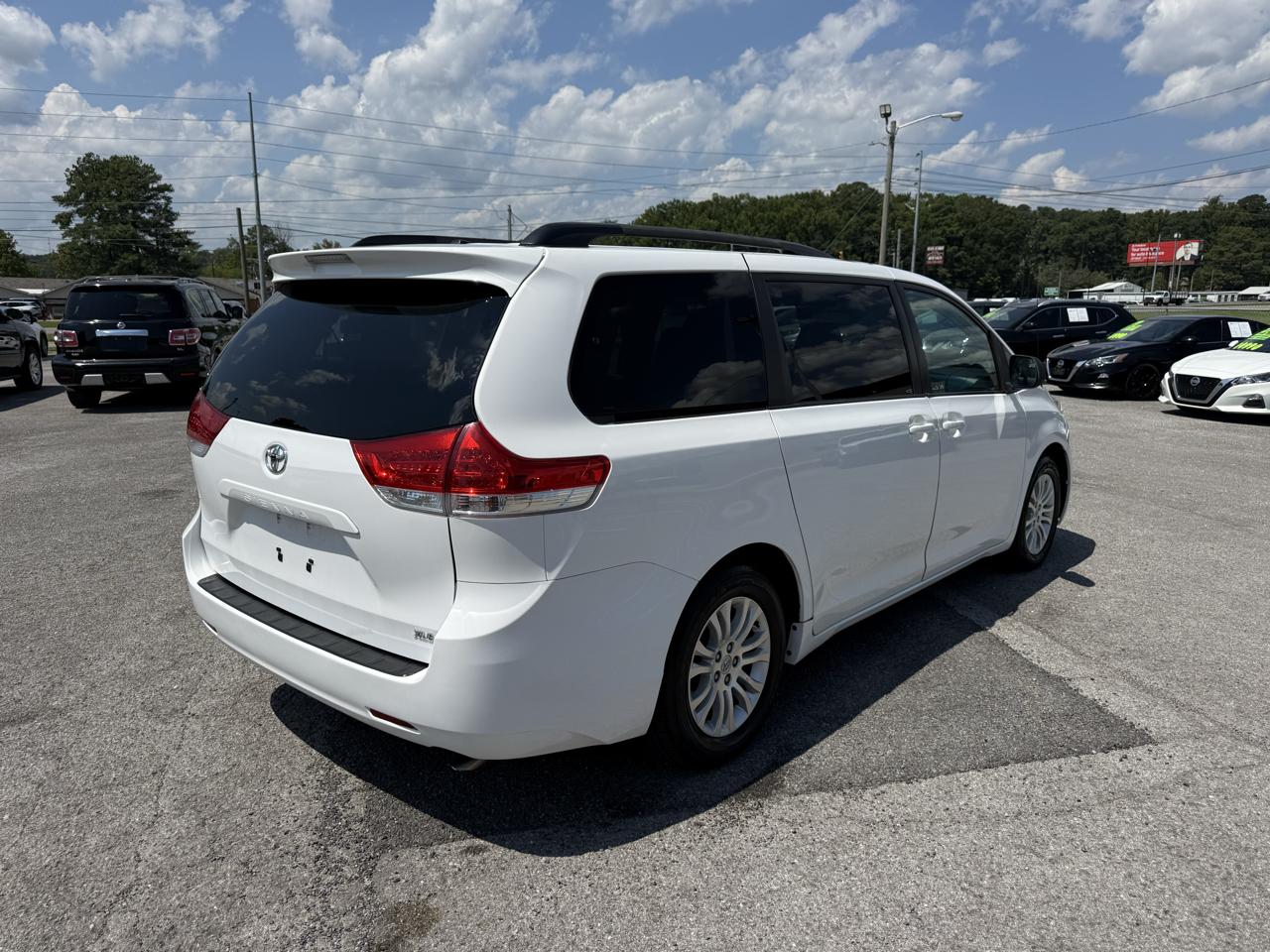 Toyota Sienna XLE FWD 8-Passenger V6 2014