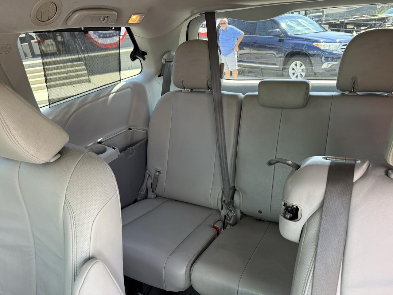 Toyota Sienna XLE FWD 8-Passenger V6 2014