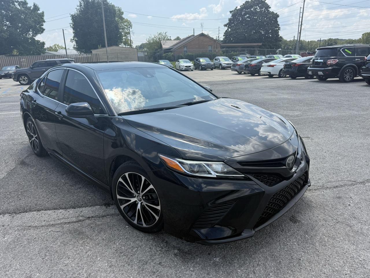 Toyota Camry SE 2019
