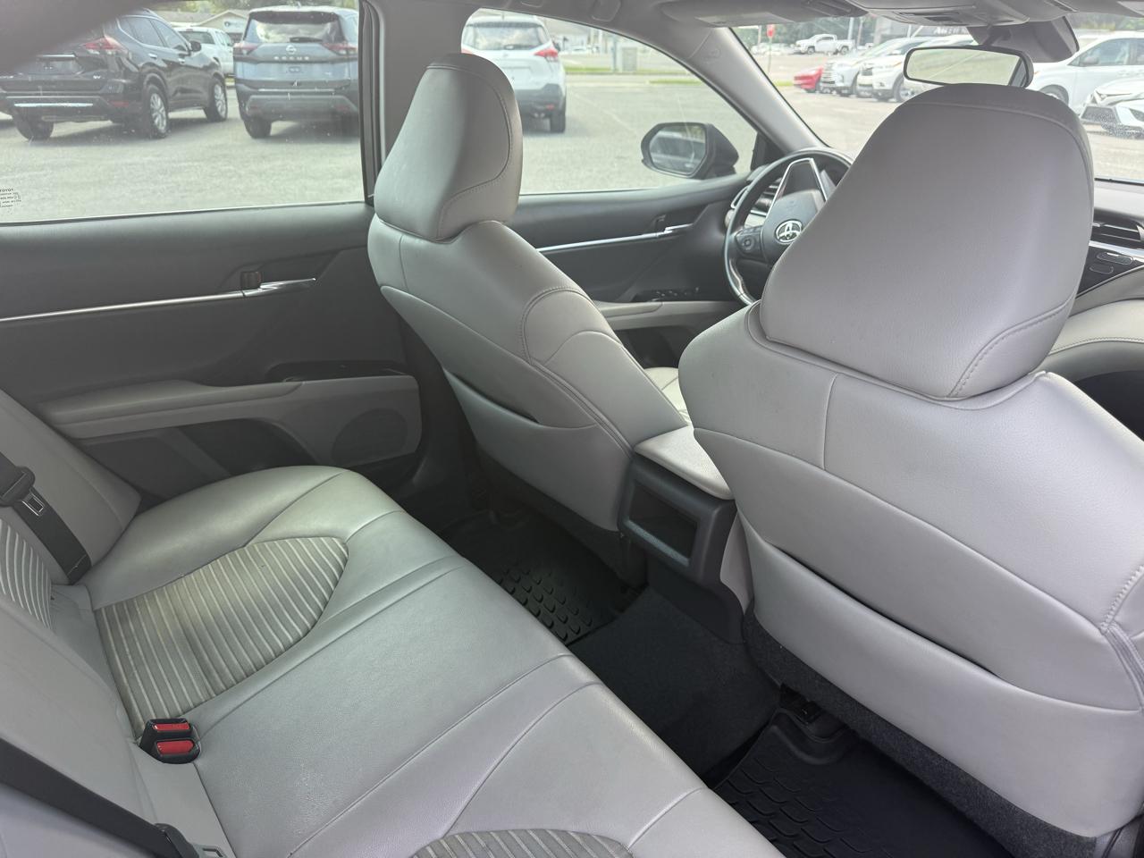 Toyota Camry SE 2019