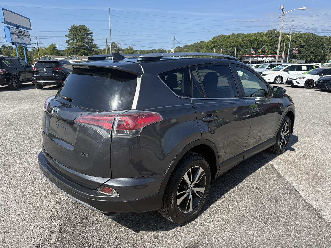 Toyota RAV4 XLE FWD 2017