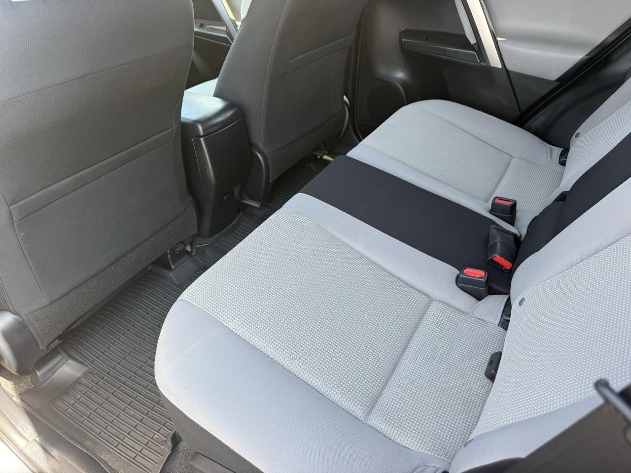 Toyota RAV4 XLE FWD 2017