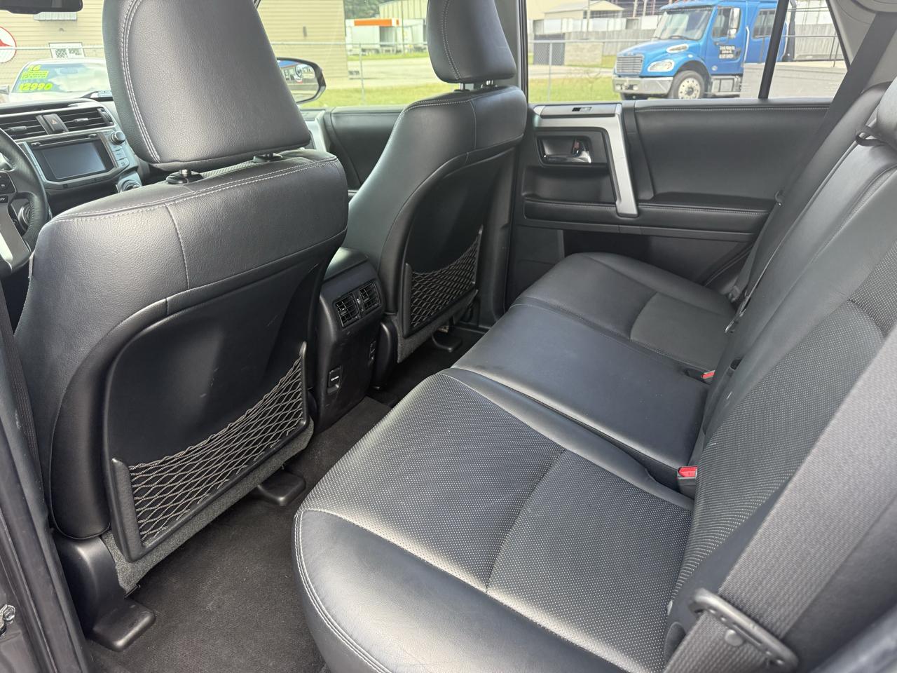 Toyota 4Runner Limited 2WD V6 2015