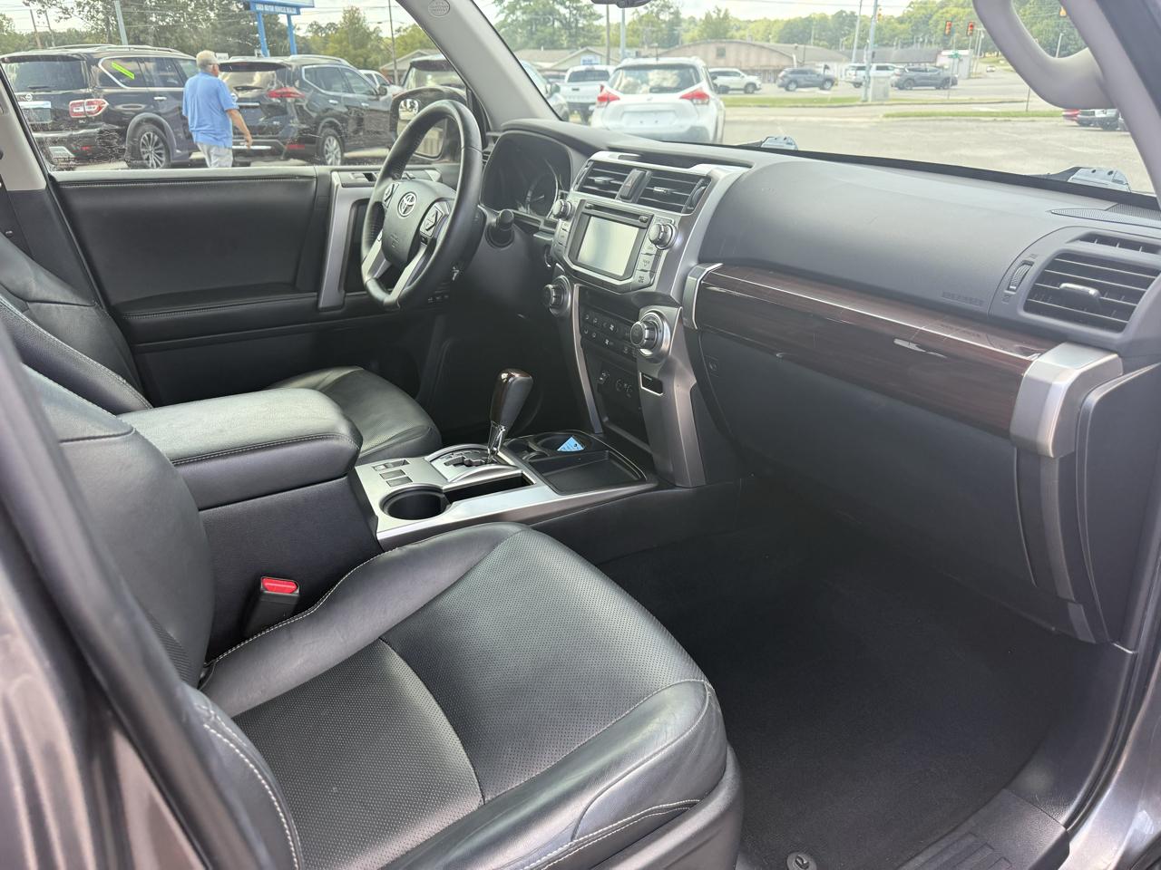 Toyota 4Runner Limited 2WD V6 2015