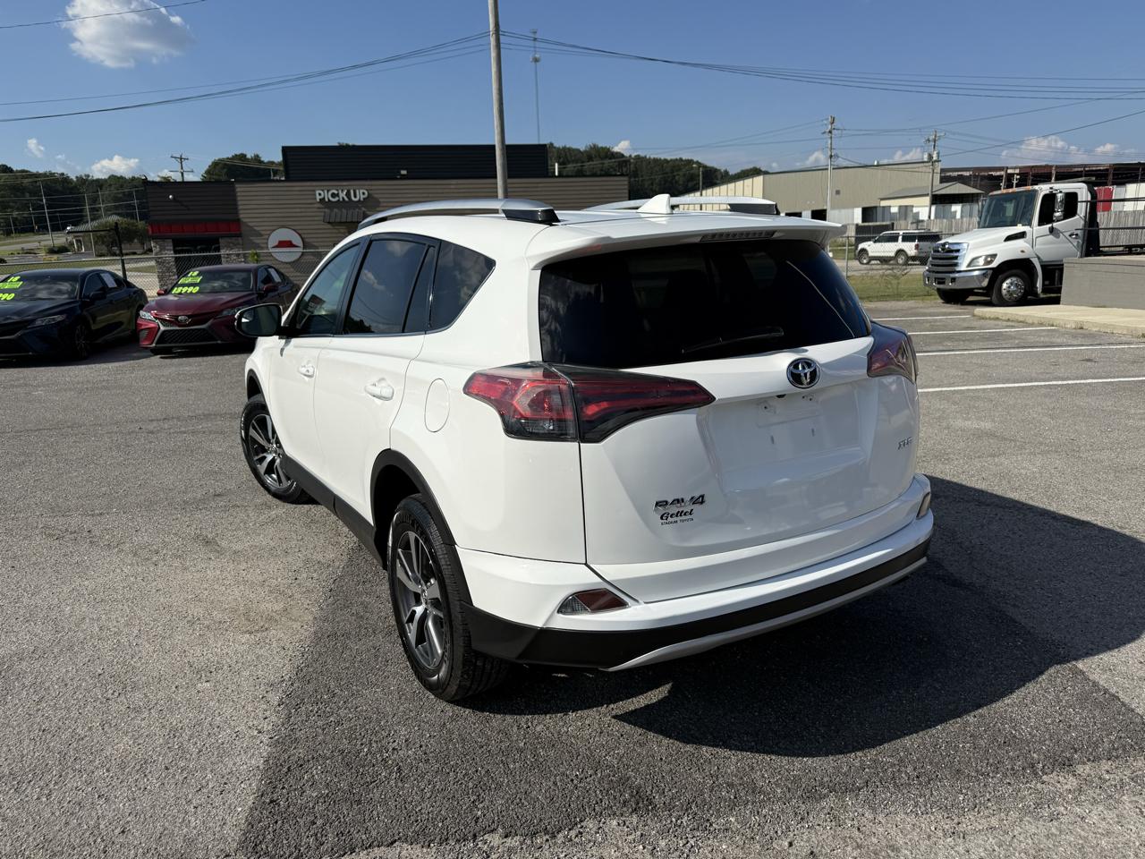 2016 Toyota RAV4 XLE - Photo 4
