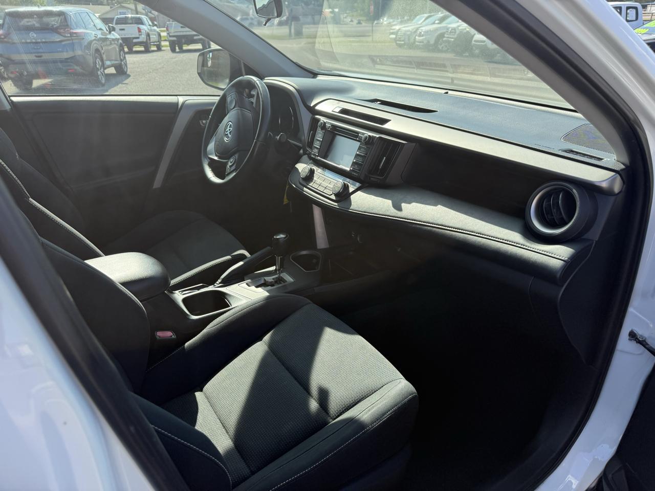 2016 Toyota RAV4 XLE - Photo 7