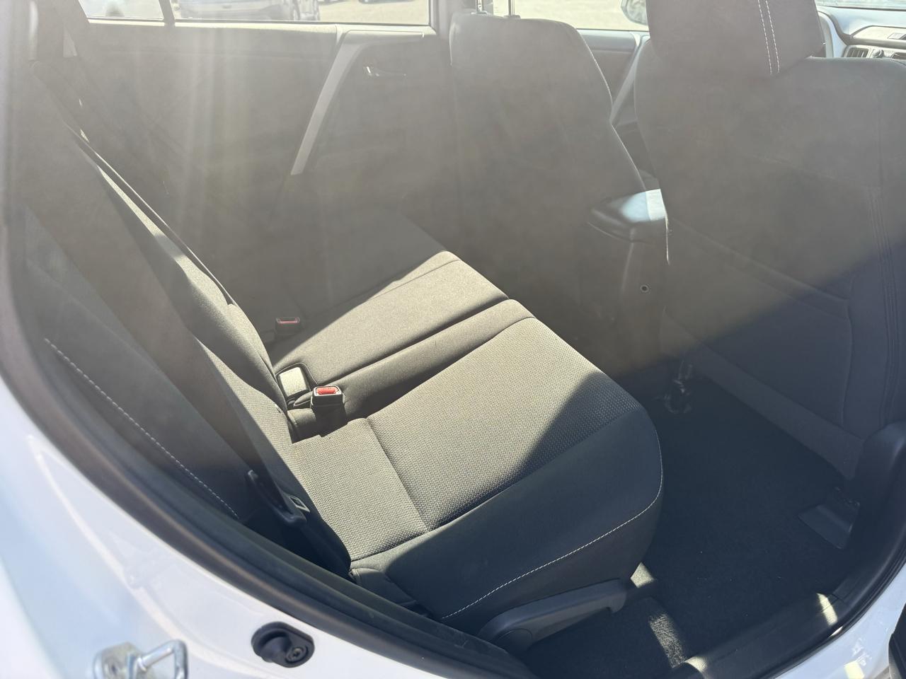 2016 Toyota RAV4 XLE - Photo 8