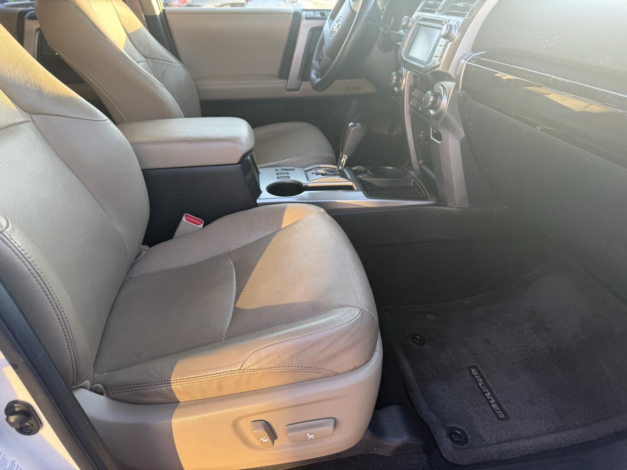 Toyota 4Runner Limited 2WD V6 2015