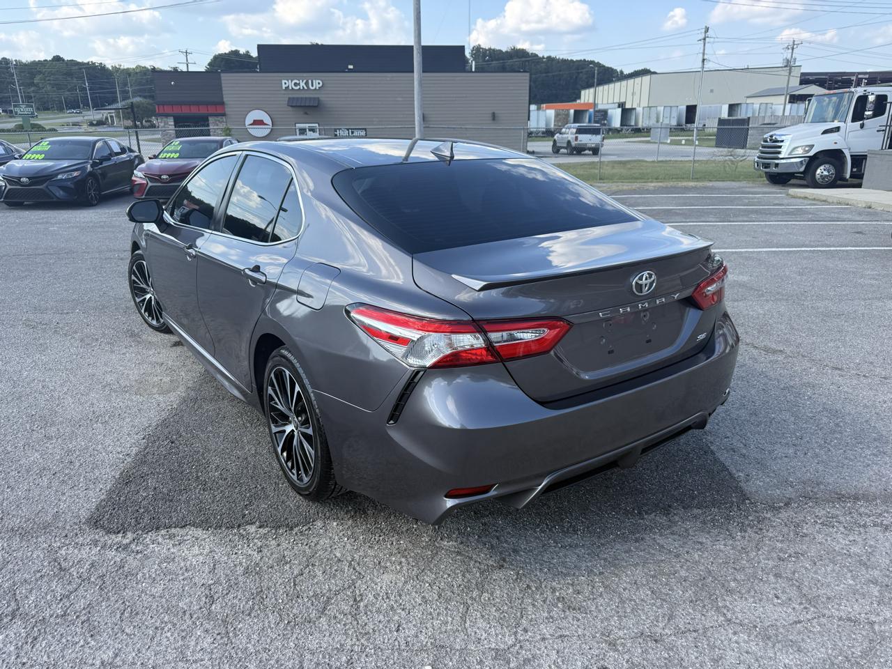 Toyota Camry SE 2020