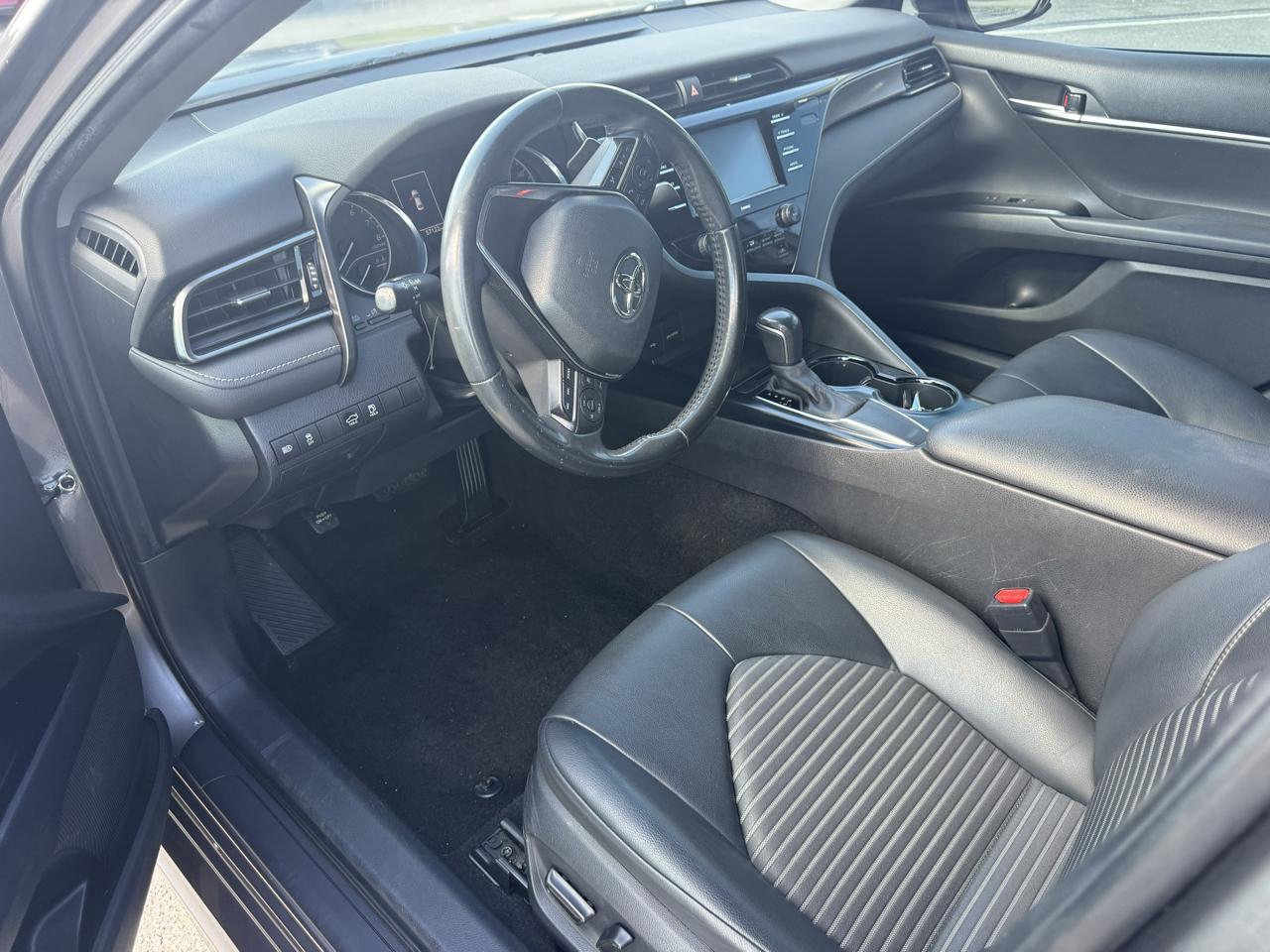 Toyota Camry SE 2020