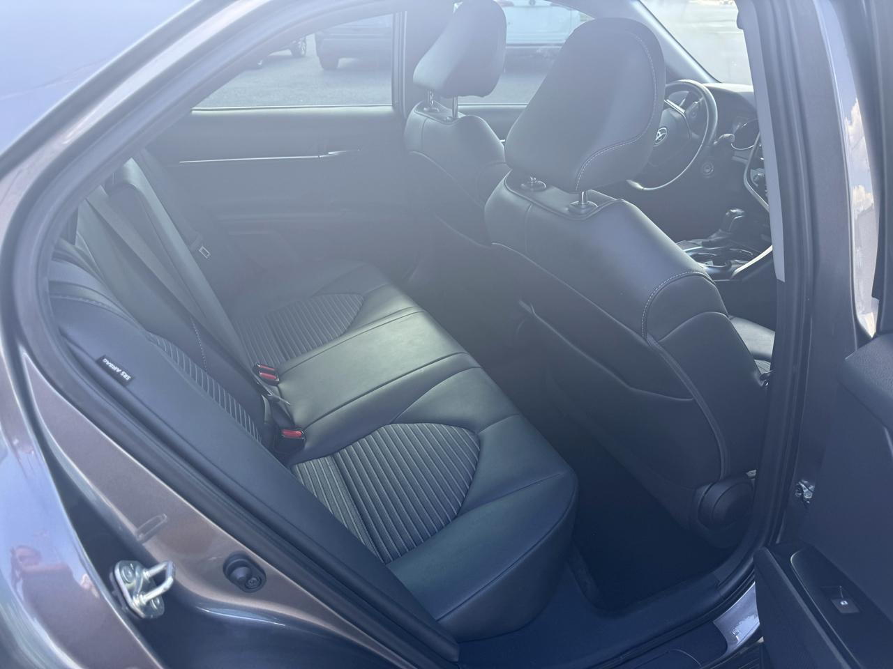 Toyota Camry SE 2020