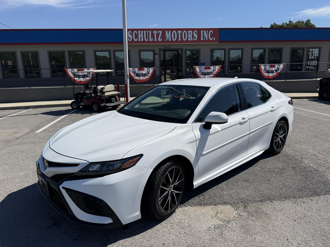 Toyota Camry SE 2021