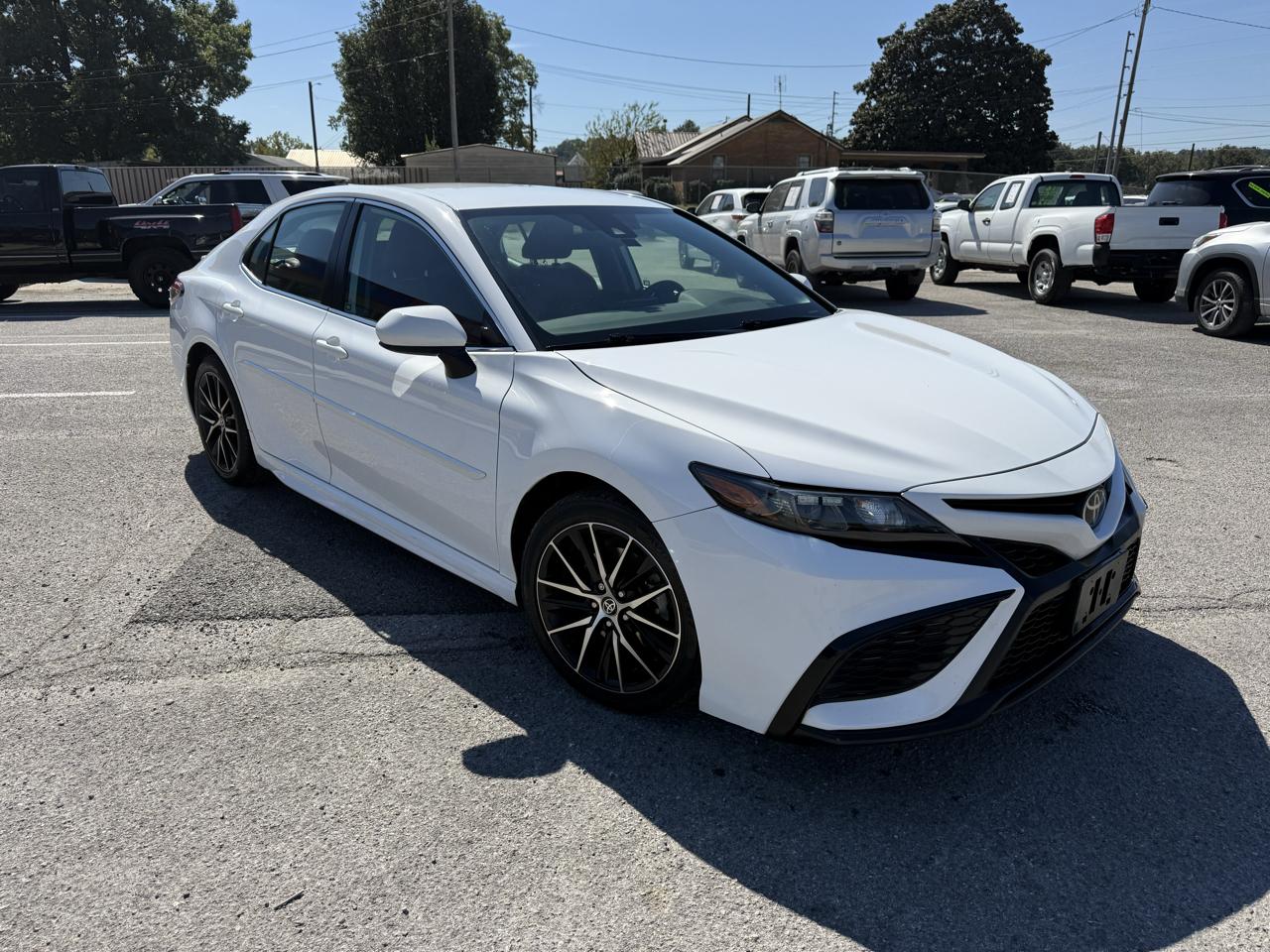 Toyota Camry SE 2021