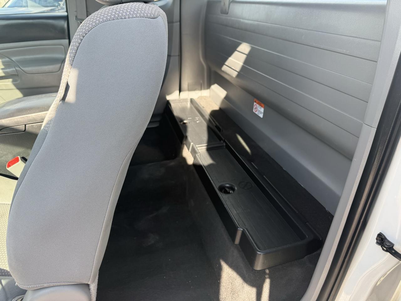 Toyota Tacoma Access Cab I4 4AT 2WD 2015