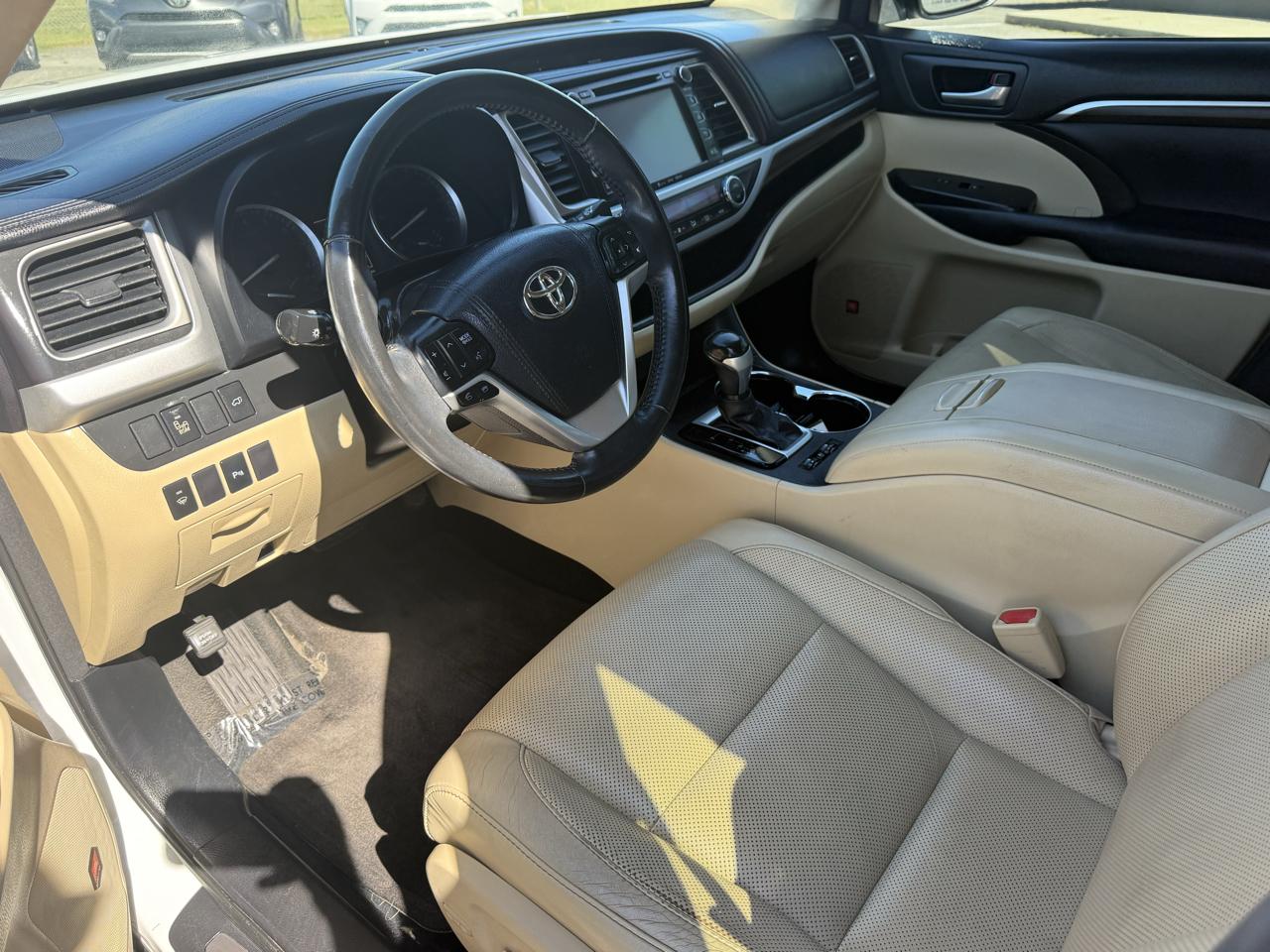 Toyota Highlander Limited FWD V6 2016