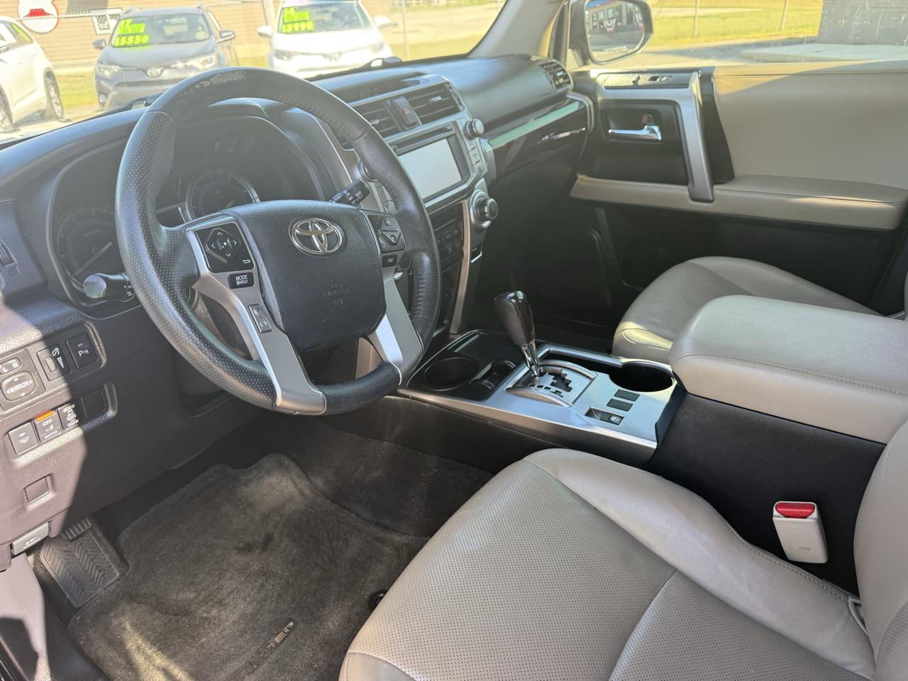 Toyota 4Runner Limited 2WD V6 2016
