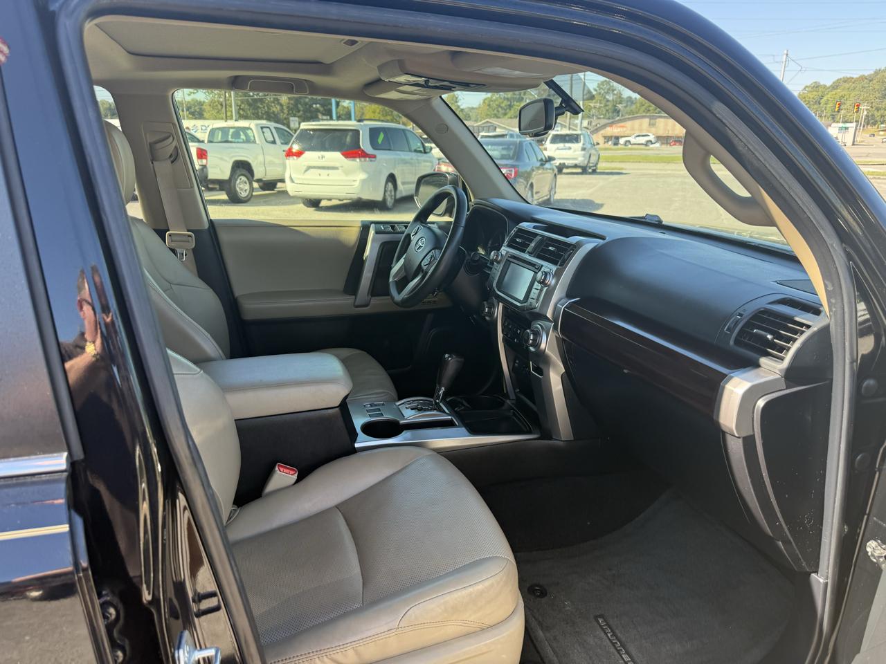 Toyota 4Runner Limited 2WD V6 2016