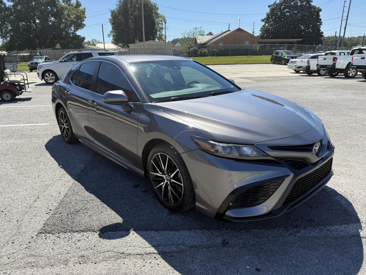Toyota Camry SE 2021