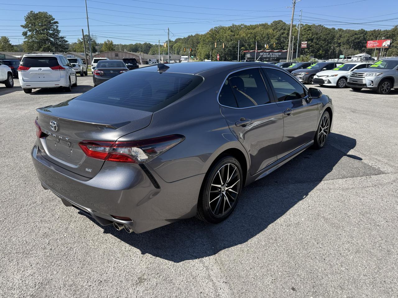 Toyota Camry SE 2021