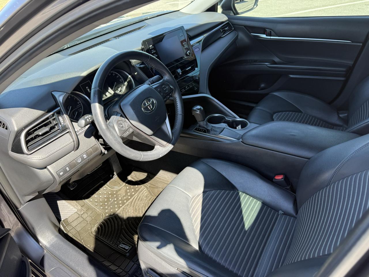 Toyota Camry SE 2021