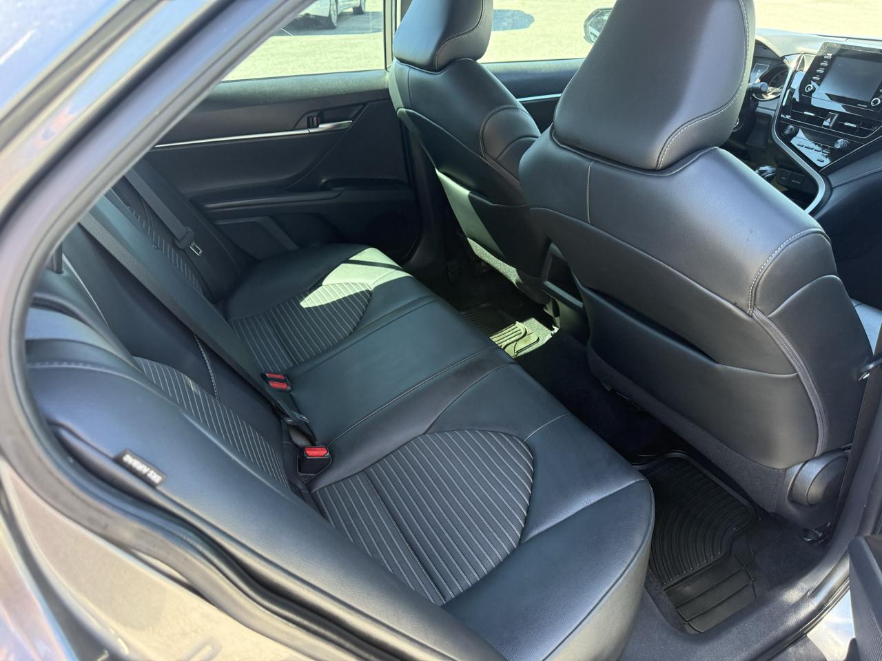Toyota Camry SE 2021