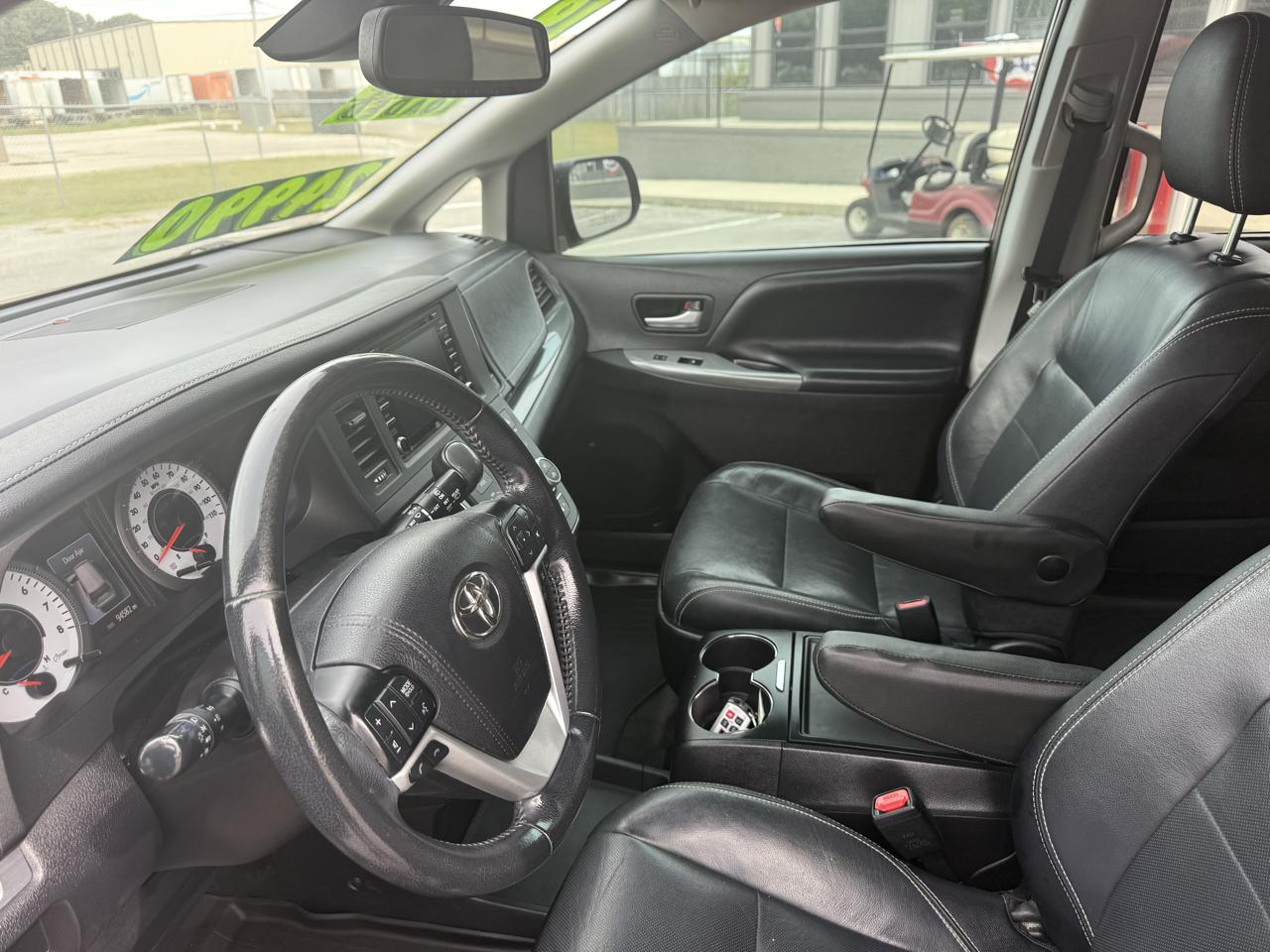 Toyota Sienna SE 8-Passenger 2019