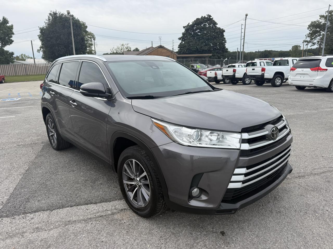 Toyota Highlander XLE FWD V6 2019