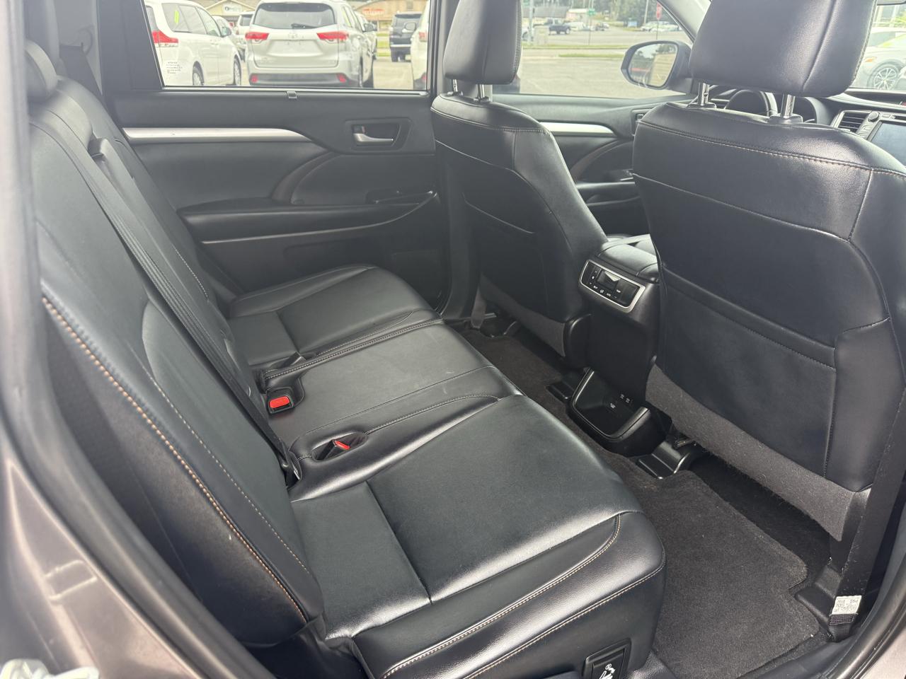 Toyota Highlander XLE FWD V6 2019