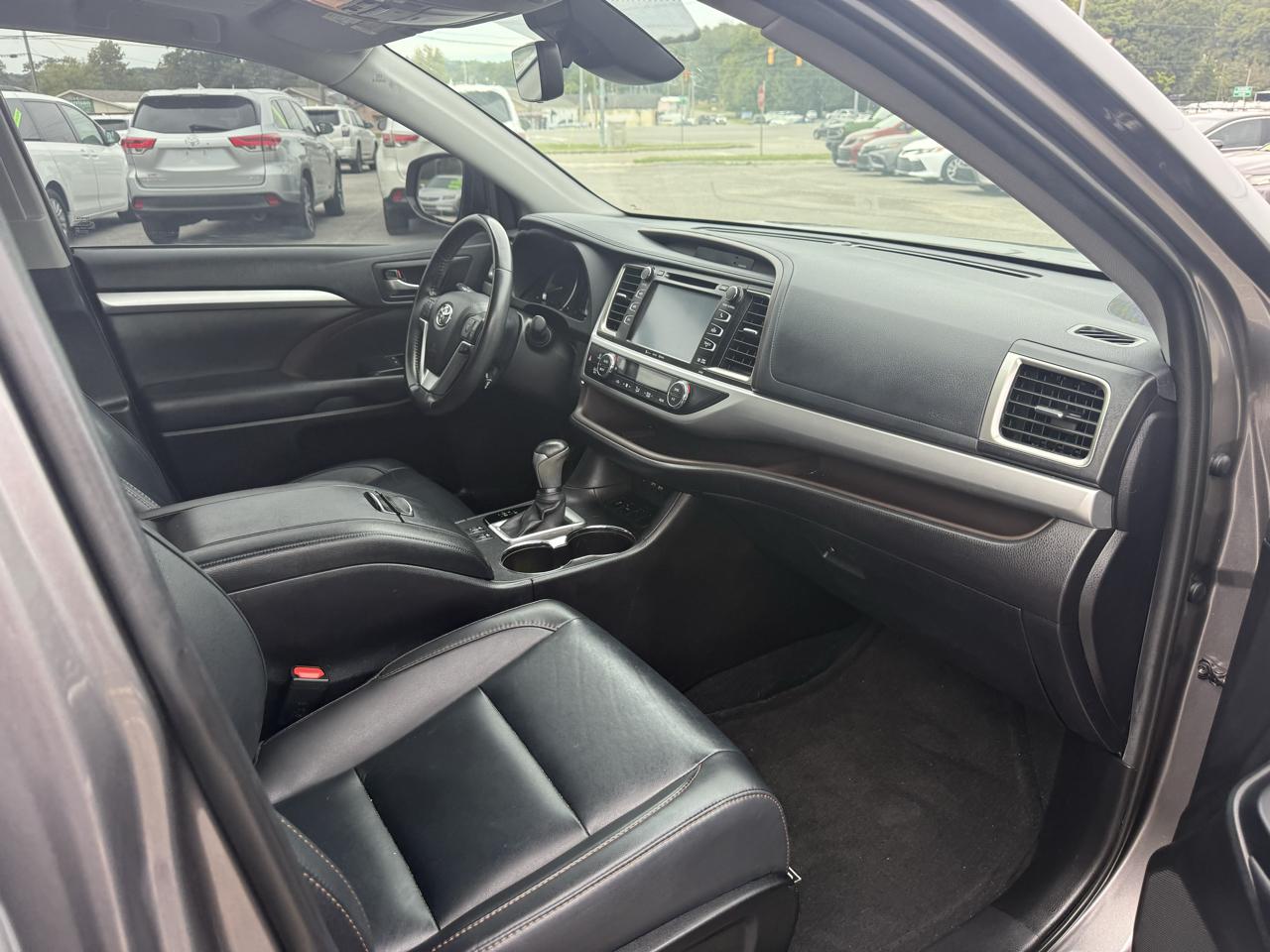 Toyota Highlander XLE FWD V6 2019