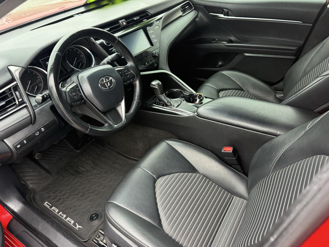 Toyota Camry SE 2019